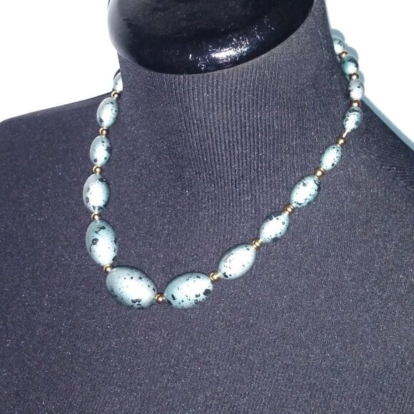 Vintage Mint green necklace speckled beads - Picture 2 of 5